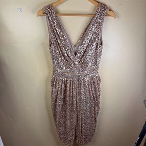 Badgley Mischka Belle Gold Sequin V-Neck Cocktail Dress Size 6 (Fits like a 4).